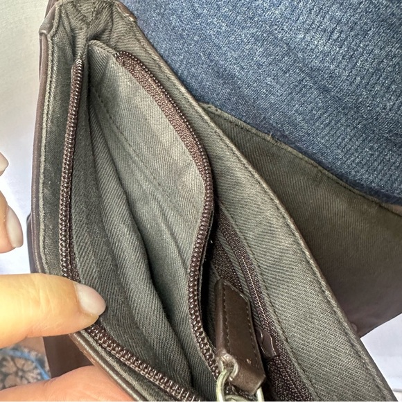 Relic Cross Body Bag Soft Faux Leather Purse Dark Brown Multiple Compartments - Picture 6 of 14